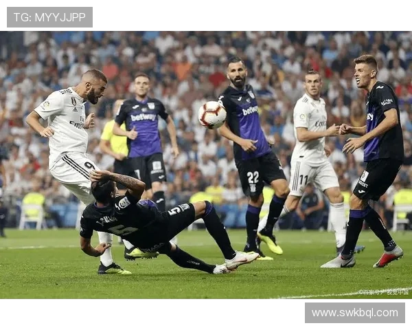 皇马鏖战毕尔巴鄂全场激烈攻防交替再现西甲巅峰对决精彩瞬间 皇马鏖战毕尔巴鄂全场激烈攻防交替再现西甲巅峰对决精彩瞬间