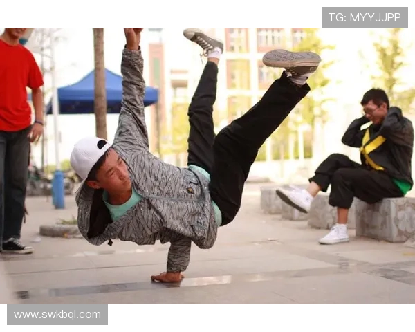 南京街舞队与武汉街舞队赛后复盘分享比赛经验与技巧分析