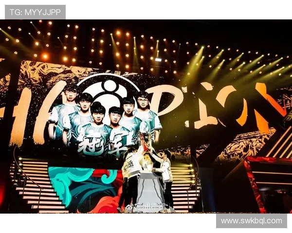 《聚焦英雄联盟电竞赛事全景：战队争锋与玩家竞技精神的完美碰撞》