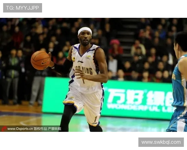 快船与湖人激战再起 双方全力争夺季后赛关键胜利